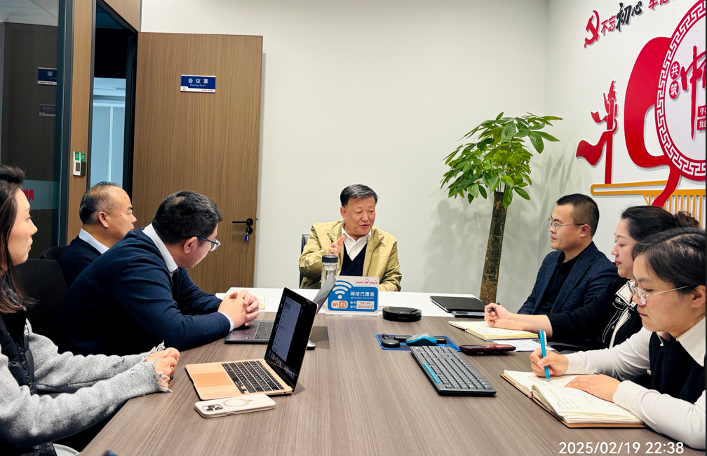奧克股份董事長(cháng)朱建民蒞臨上海奧克指導工作